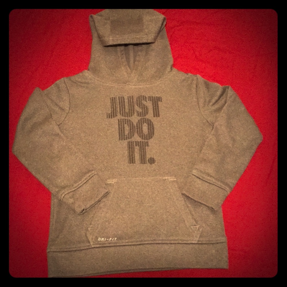 5T Nike DRI-FIT hoodie